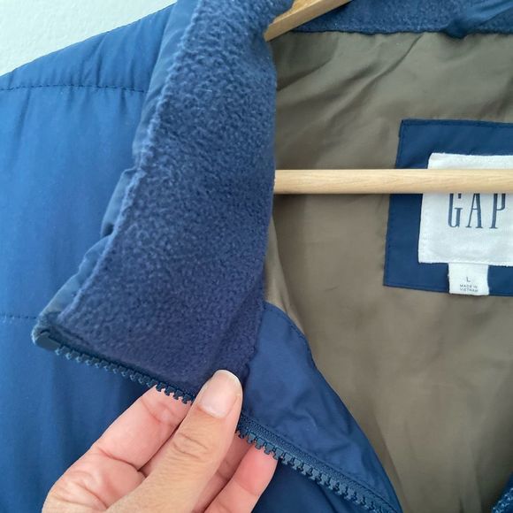 GAP Large Blue Puffer Vest - Picture 9 of 13